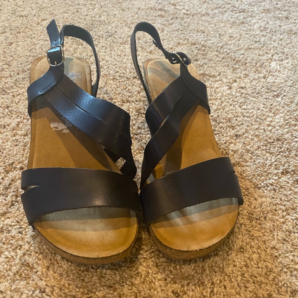 Navy blue wedges